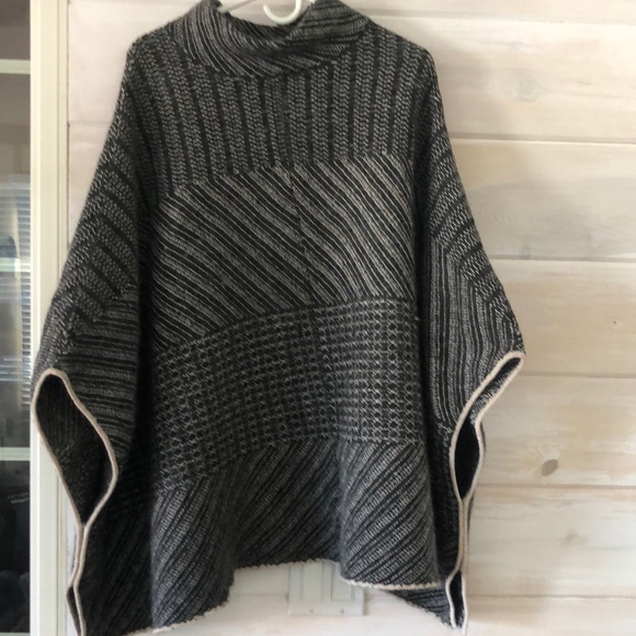 Lane Bryant Sweaters - Lane Bryant Sweater Poncho